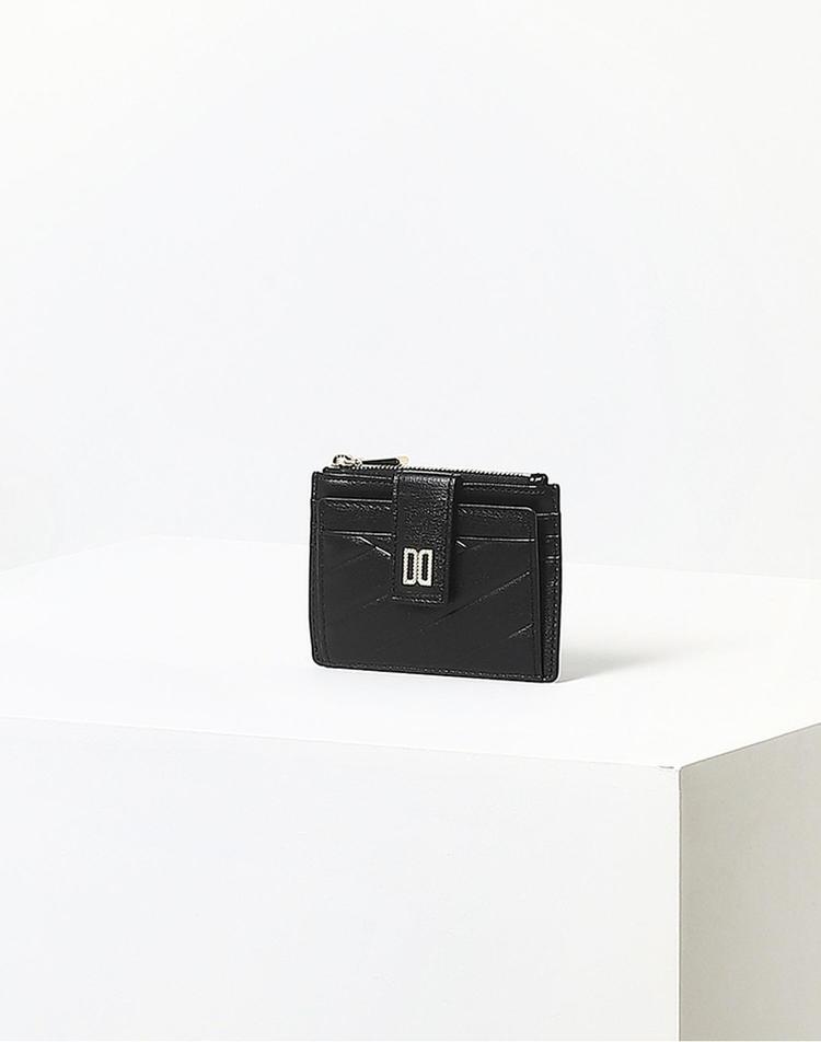 DCHO4F418BK_01.jpg